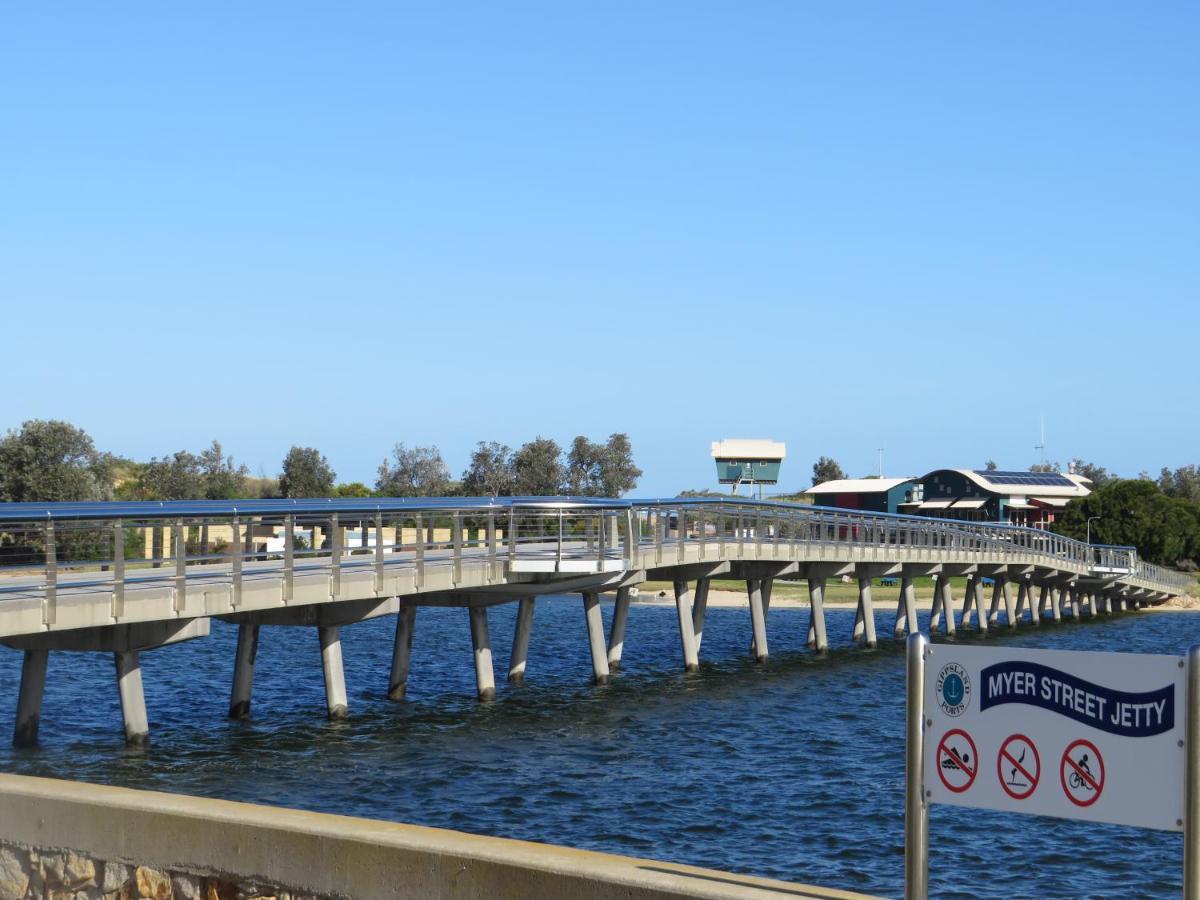 Lakes Entrance Waterfront Cottages With King Beds Bagian luar foto