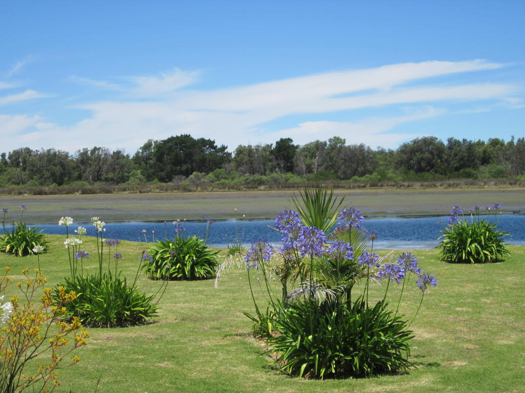 Lakes Entrance Waterfront Cottages With King Beds Bagian luar foto