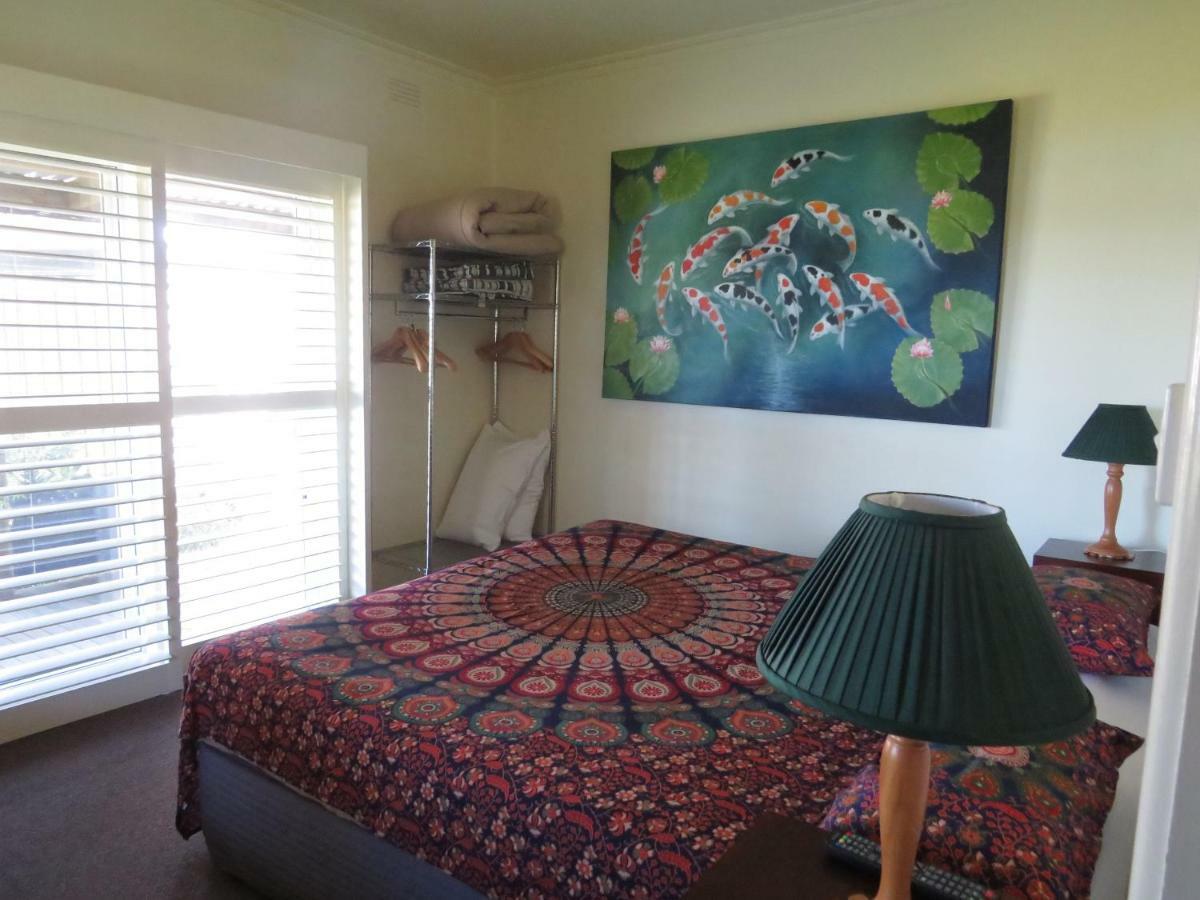 Lakes Entrance Waterfront Cottages With King Beds Bagian luar foto